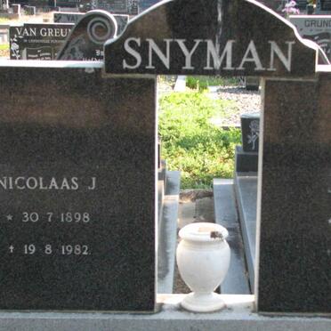 SNYMAN Nicolaas J. 1898-1982 &amp; Jacoba H. 1902-1997