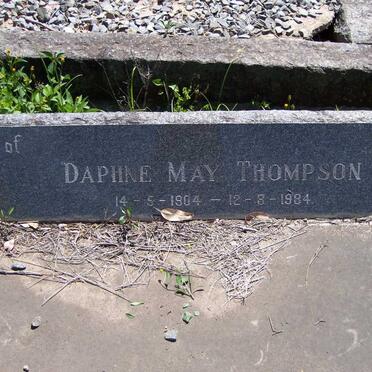 THOMPSON Francis Edwin 1902-1969 &amp; Daphne May 1904-1965