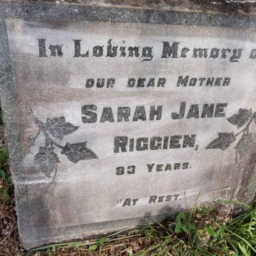 RIGGIEN Sarah Jane