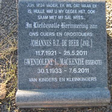 BEER Johannes B.Z., de 1921-2011 &amp; Gwendolene L. MacKENZIE 1933-2011