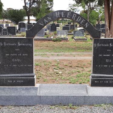 HEERDEN Carl, van 1901-1985 &amp; Ria 1918-1985 :: HEERDEN Carnus, van 1957-1961