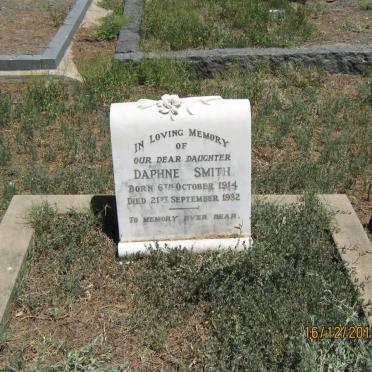 SMITH Daphne 1914-1932