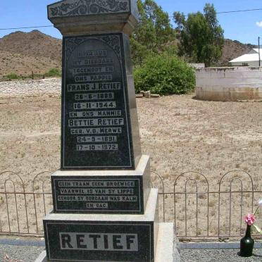 RETIEF Frans J. 1889-1944 &amp; Bettie V.D. MERWE 1891-1972