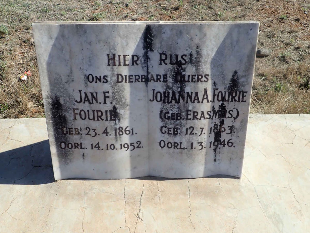 FOURIE Jan F. 1861-1952 &amp; Johanna A. ERASMUS 1863-1946
