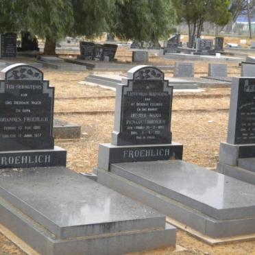 F - Vanne :: Surnames - F
