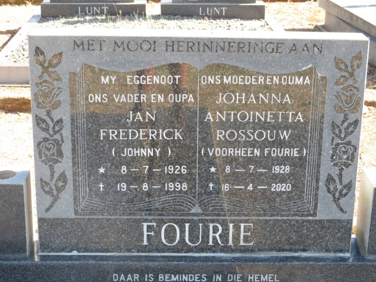 FOURIE Jan Frederick 1926-1998 &amp; Johanna Antoinette ROSSOUW voorheen FOURIE 1928-2020