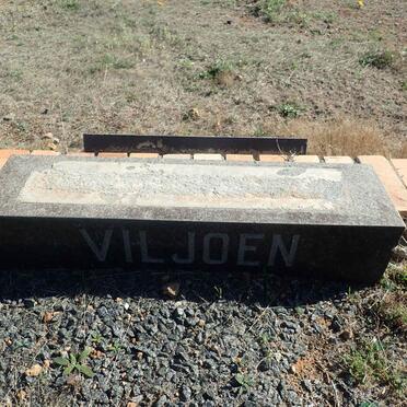 VILJOEN C.J. 1875-1968 &amp; P.J. DE BEER 1885-1947