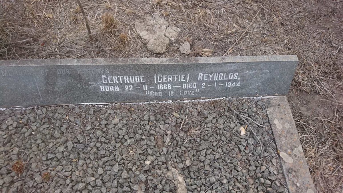 REYNOLDS Edwin Jarvis 1888-1967 &amp; Gertrude 1888-1944