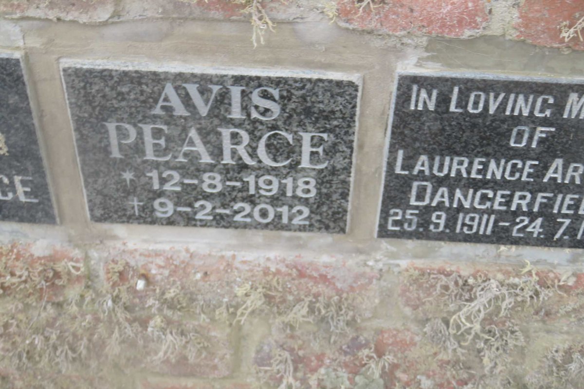 PEARCE Avis 1918-2012
