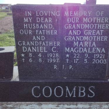 COOMBS Daniel C. 1928-1997 &amp; Maria Magdalena 1921-2003