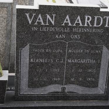 AARDT Kerneels C.J., van 1913-1969 &amp; Margaritha I. 1905-1976