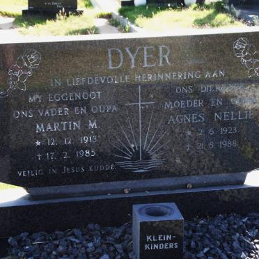 DYER Martin M. 1913-1985 &amp; Agnes Nellie 1923-1988