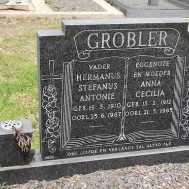 GROBLER Hermanus Stefanus Antonie 1910-1987 &amp; Anna Cecilia 1912-1985