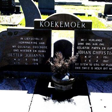 KOEKEMOER Hester Johanna 1918-1978 &amp; Johan Christiaan 1917-1987.JPG
