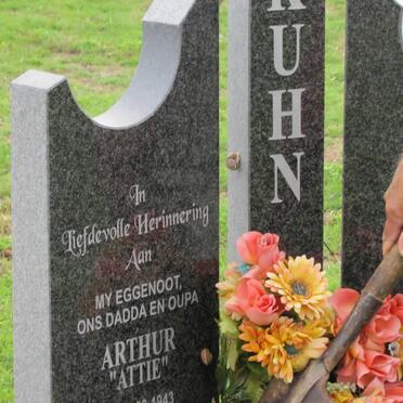 KUHN Arthur 1943-2008