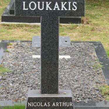 LOUKAKIS Nicolas Arthur 1948-1992