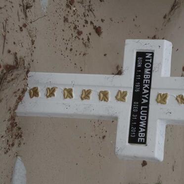 LUDWABE Ntombekaya 1976-2013