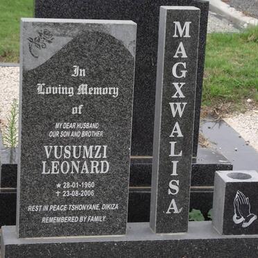 MAGXWALISA Vusumzi Leonard 1960-2006