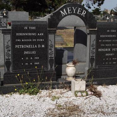 MEYER Hendrik Petrus 1908-1981 &amp; Petronella D.M. 1918-1989