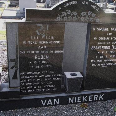 NIEKERK Ruben, van 1959-1977 :: NIEKERK Bernardus, van 1927-1990