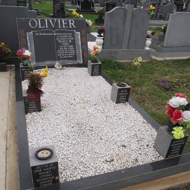 OLIVIER Maria M. 1948-2005