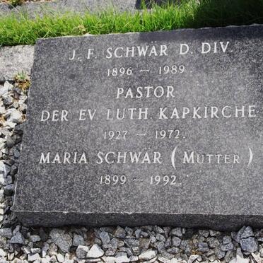 SCHWAR :: KAPKIRCHE :: MUTTER