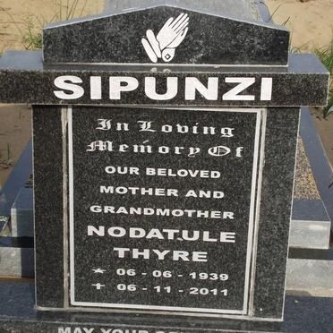 SIPUNZI Nodatule Thyre 1939-2011
