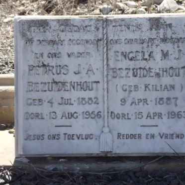BEZUIDENHOUT Petrus J.A. 1882-1956 &amp; Engela M.J. KILIAN 1887-1963