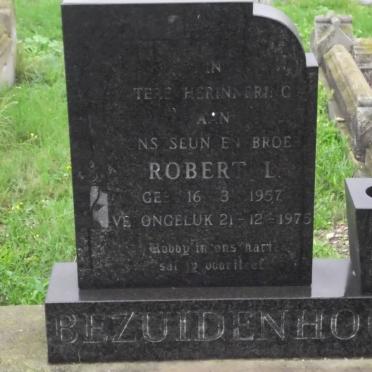 BEZUIDENHOUT Robert L. 1957-1975