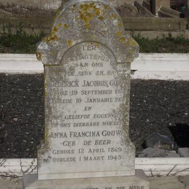 GOUWS Frederick Jacobus 1892-1922 &amp; Anna Francina DE BEER 1869-1943