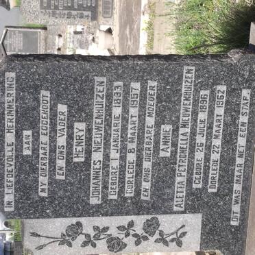 NIEWENHUIZEN Henry Johannes 1893-1957 &amp; Annie Aletta Petronella 1896-1962