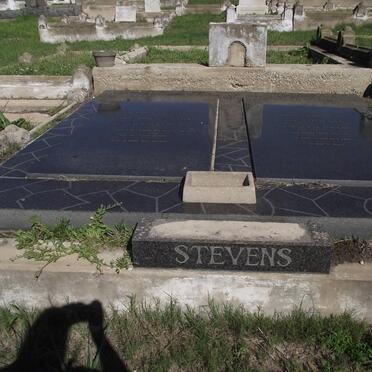 STEVENS Hendrik Josephus Steyn -1964 &amp; Annie Sarah KNOESEN -1972