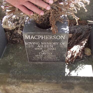 MACPHERSON Aileen 1908-2002 :: MACPHERSON David 1946-2004