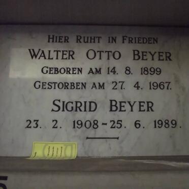 B - Vanne :: Surnames - B