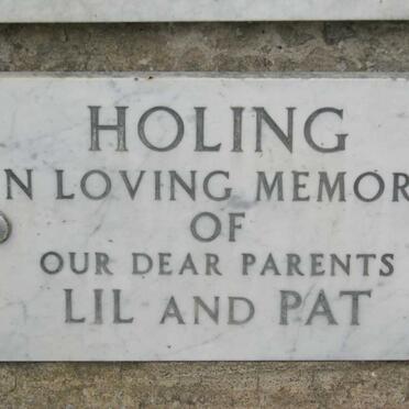HOLING Pat &amp; Lil