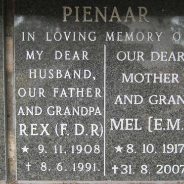 PIENAAR F.D.R. 1908-1991 &amp; E.M. 1917-2007