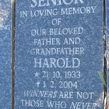 SENIOR Harold 1933-2004