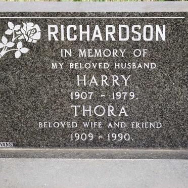 RICHARDSON Harry 1907-1979 &amp; Thora 1909-1990