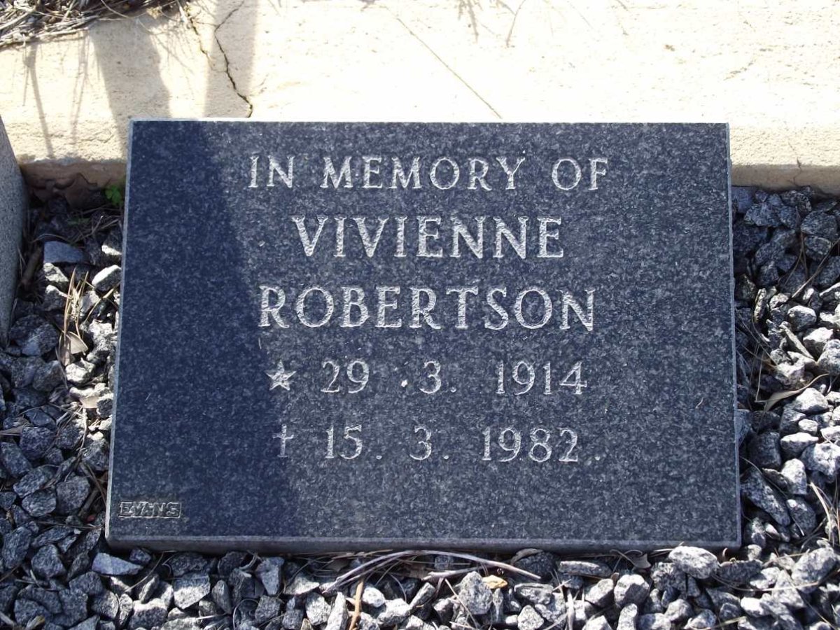 ROBERTSON Vivienne 1914-1982