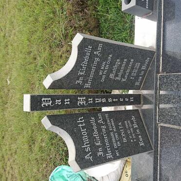 HUYSSTEEN Matthys Johannes Louwrens, van 1944-2009 &amp; Catharina Maria 1949-2013 :: ASHWORTH Bonita 1968-2011