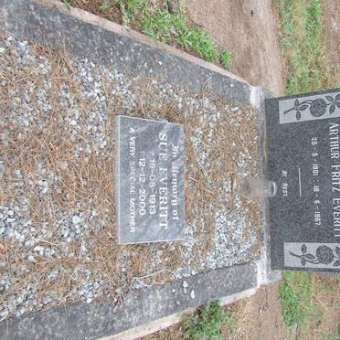 EVERITT Arthur Fritz 1901-1967 &amp; Sue 1913-2000