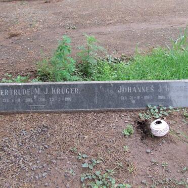 KRUGER Johannes J. 1887-1918 &amp; Gertrude M.J. 1885-1919