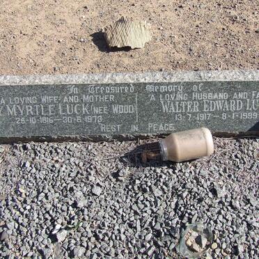 LUCK Walter Edward 1917-1999 &amp; Ivy Myrtle WOOD 1916-1973