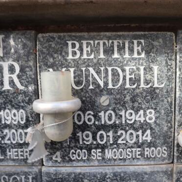 MUNDELL Bettie 1948-2014