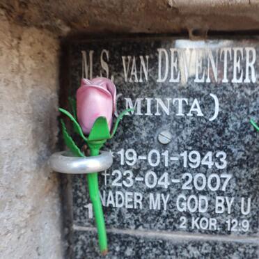 DEVENTER M.S., van 1943-2007