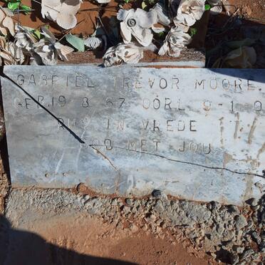 MOORE Gabriel Trevor 1967-2005