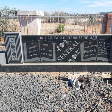 SENEKAL Gert 1907-1975 &amp; Petronella SMITH 1921-1977