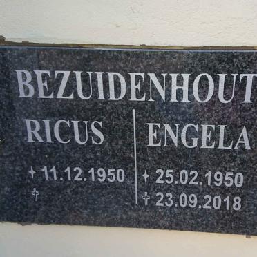 BEZUIDENHOUT Ricus 1950- & Engela 1950-2018