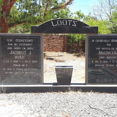 LOOTS Jacobus J. 1918-1982 &amp; Magdalena BURGER 1924-2007