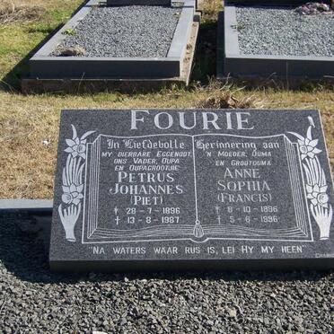 FOURIE Petrus Johannes 1896-1987 &amp; Anna Sophia 1896-1996